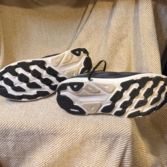 Hoka Men's Black and White Running Shoes - Picture 4 of 8